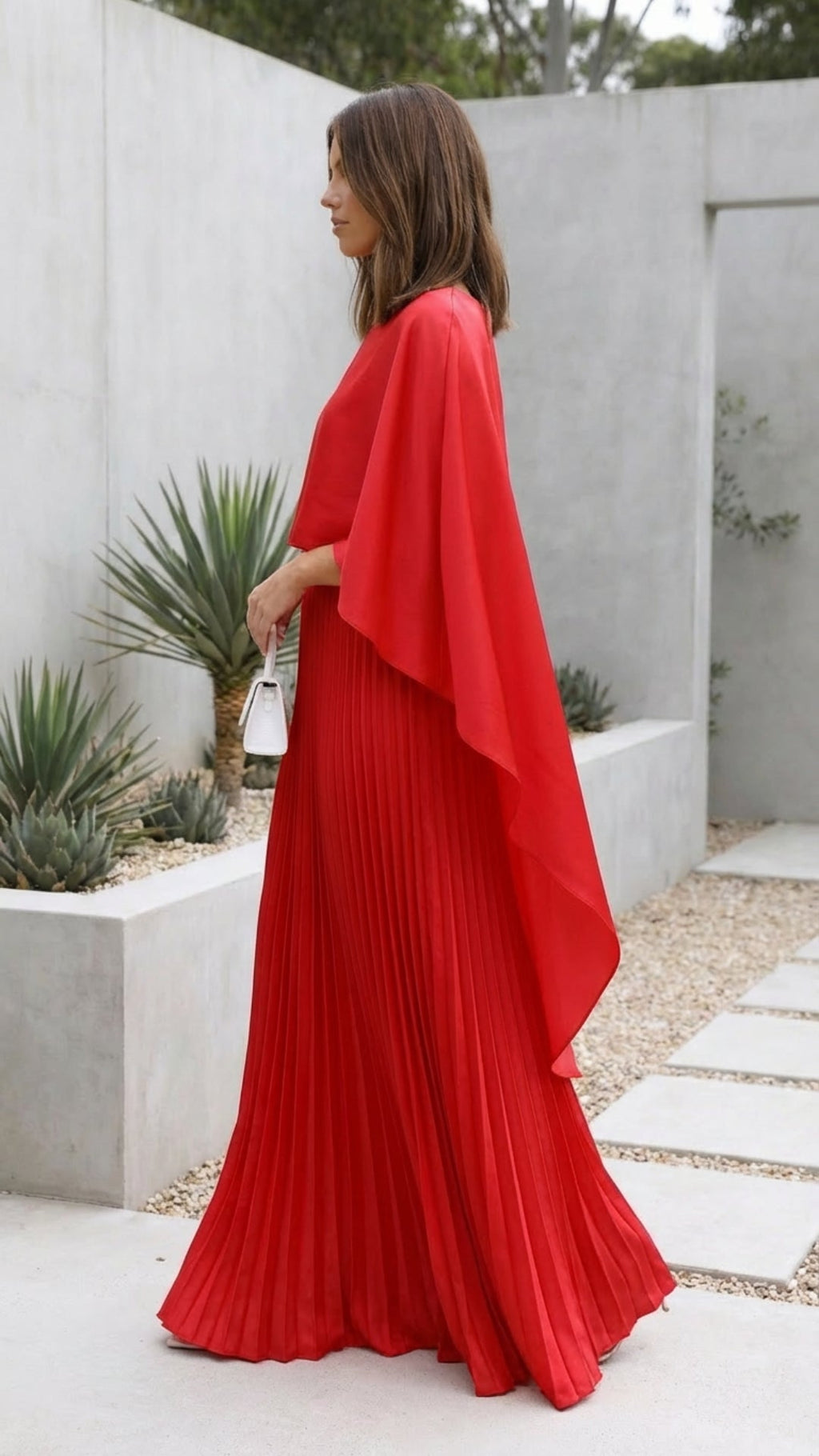 Aniya | Damernas lång capeärm maxiklänning för bröllopsgäster