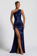 Daphne | Damernas enaxlad satin maxi balklänning med slits
