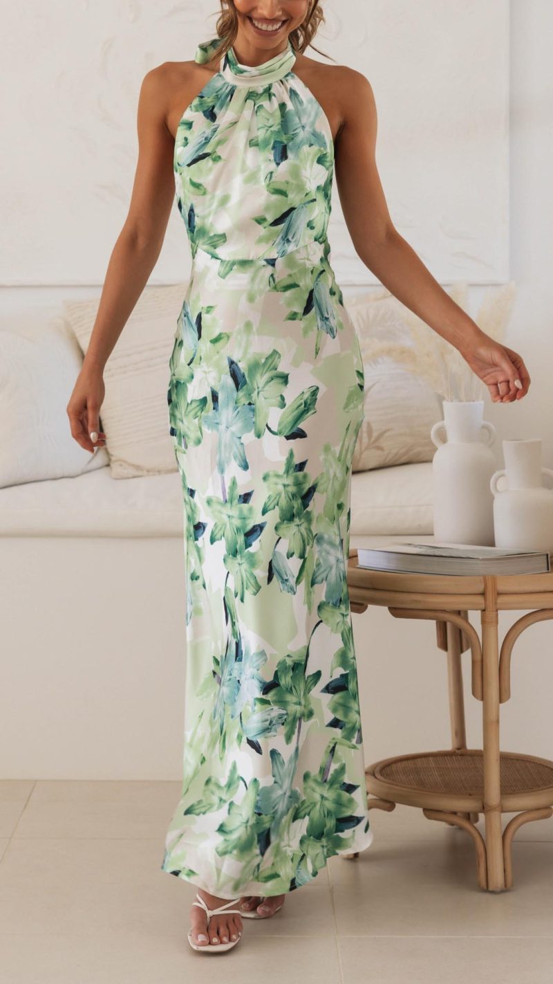 Ember | Damklänning med blomsterprint, halterneck och öppen rygg, maxiklänning